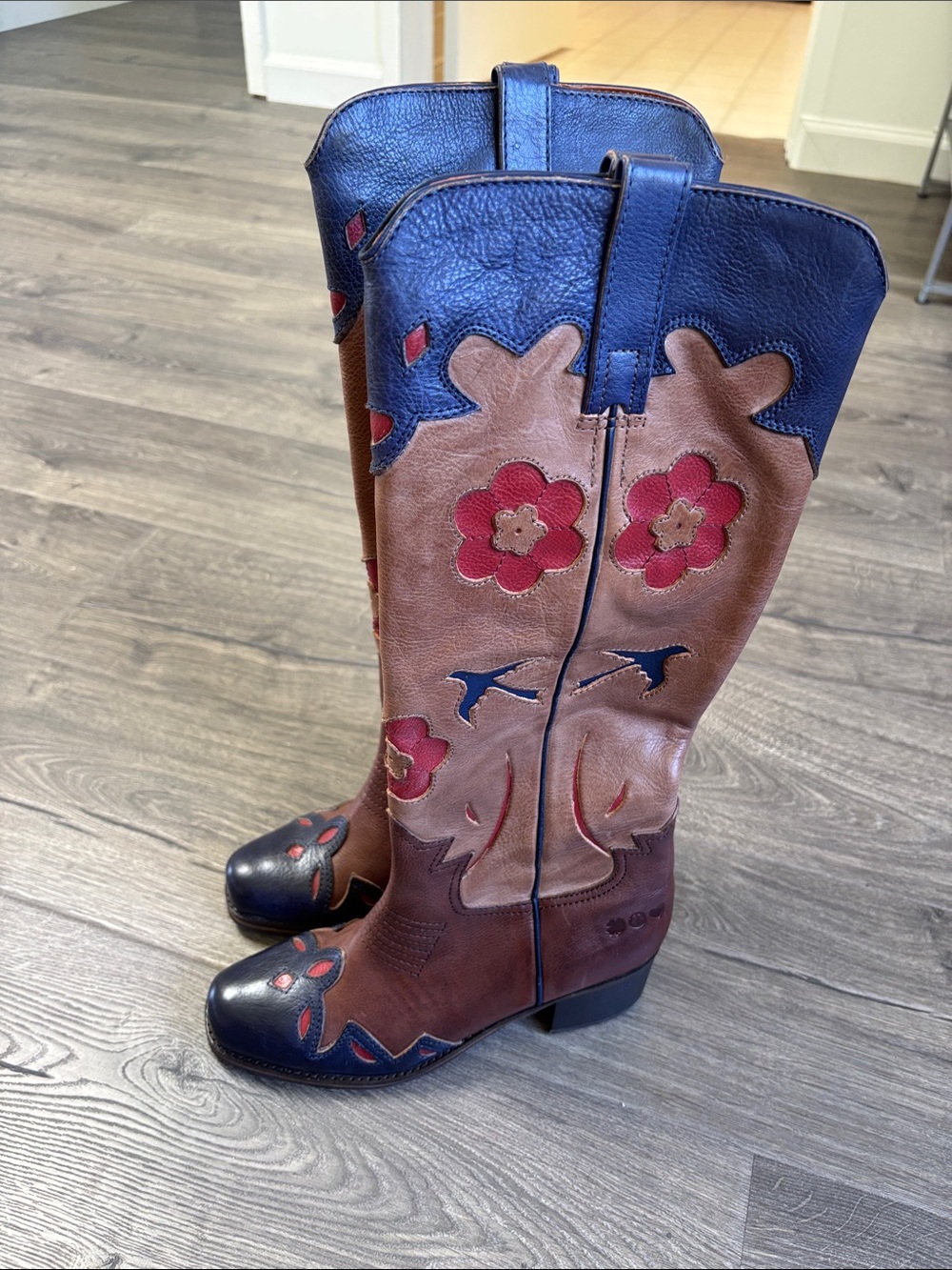 Lucky Brand Brown Leather Floral Western Boots with Navy Trim